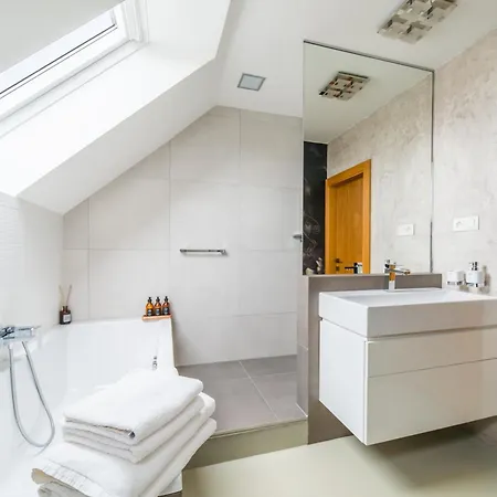 Valori - 100m2 דירה פודבראדי