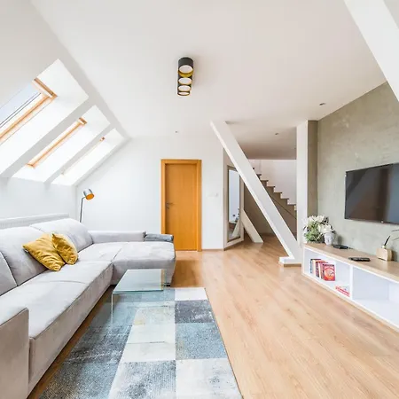 דירה Valori - 100m2 פודבראדי